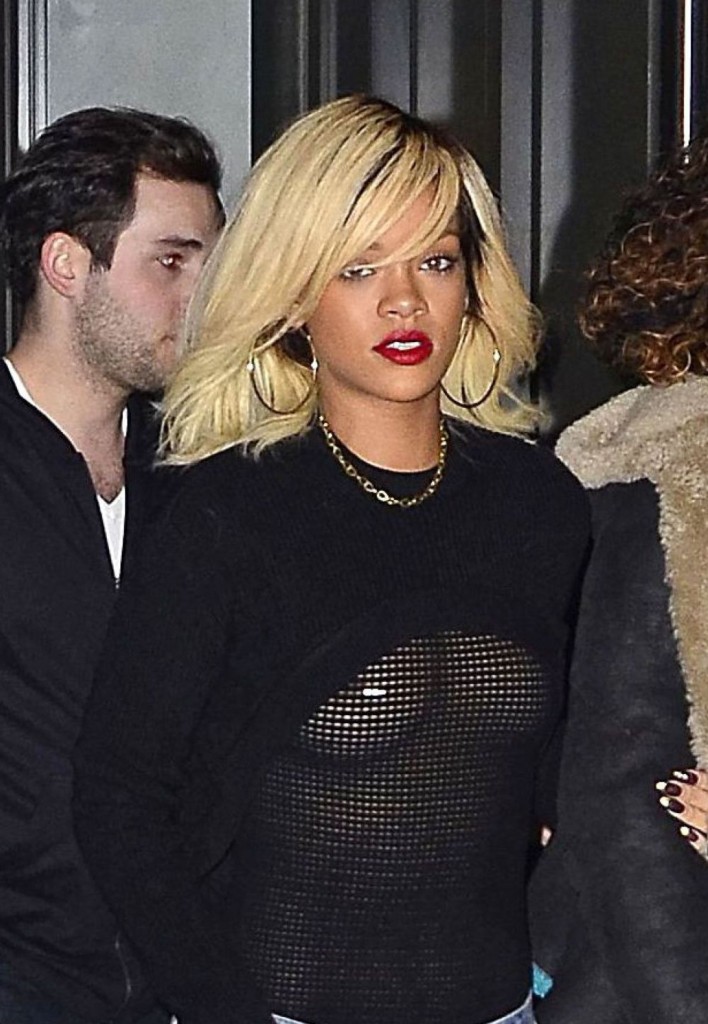 Rihanna-in-a-sheer-top-going-to-dinner-at-Da-Silvano-in-New-York-City_March_11-2-708x1024.jpg