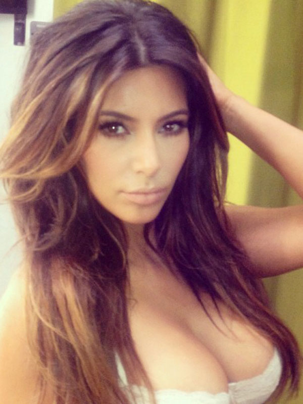 kim-kardashian-flashin-cleavage.jpg