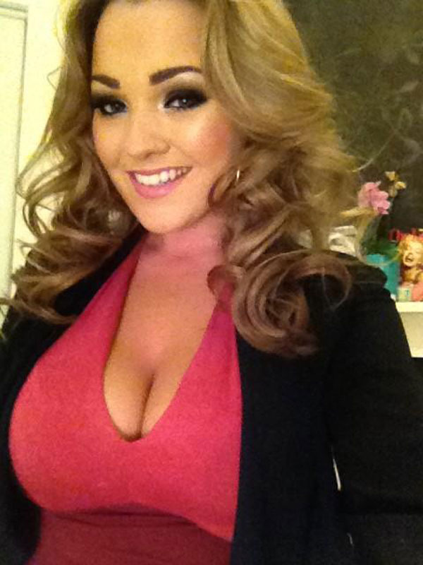 jodie-gasson-shows-a-lot-of-cleavage-twitpic-01.jpg